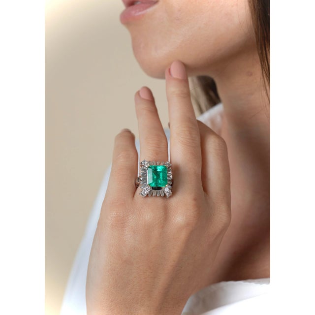 Contemporary GRS Cert. 6.78 Carat Insignificant Oil Colombian Emerald & Baguette Diamond Ring, Size 6 For Sale - Image 3 of 10
