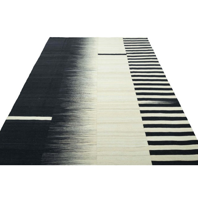 Mid-Century Modern Kilim Fars Rug For Sale - Image 3 of 9