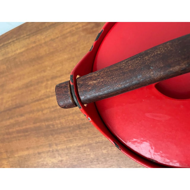 Mid-Century Modern Red Enamel Cast Iron Pot with Teak Handle by Timo Sarpaneva for Rosenlew of Finland, 1960s For Sale - Image 16 of 18