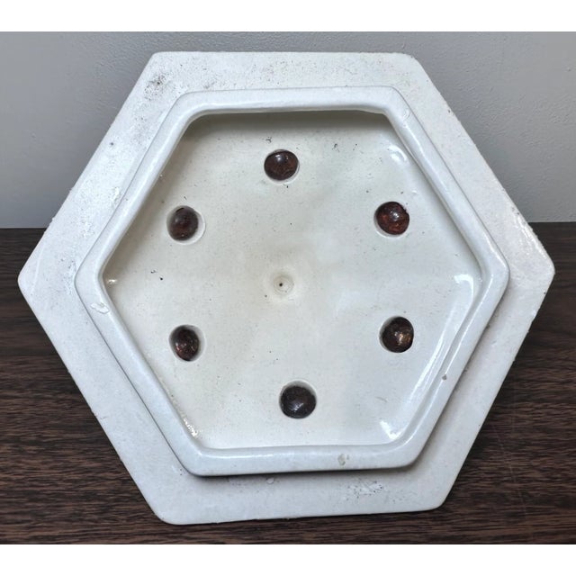 Vintage 1960’s American Mid Century Modern Ceramic/Glass Grape Clusters Pagoda-Style Paneled Table Lamp For Sale - Image 9 of 10