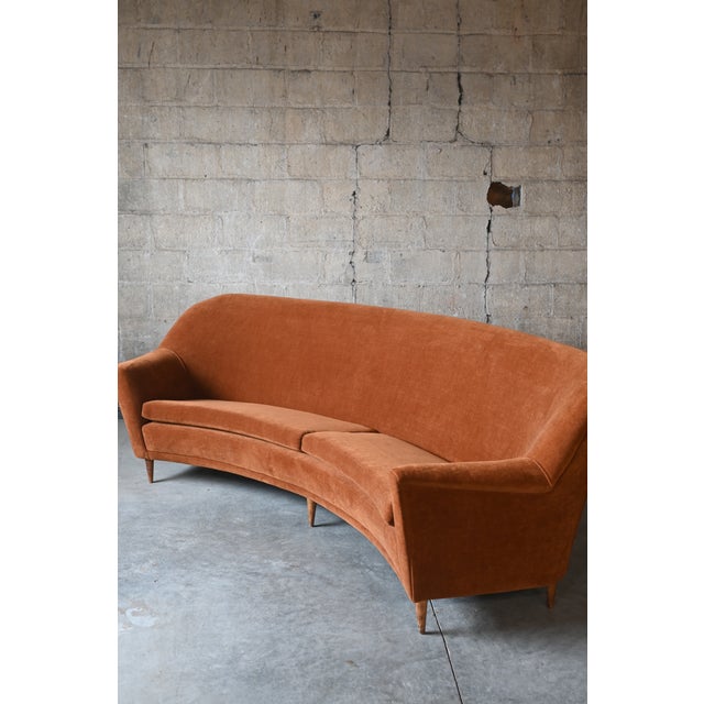 Italian Curved Sofa by Ico Parisi For Sale - Image 9 of 10