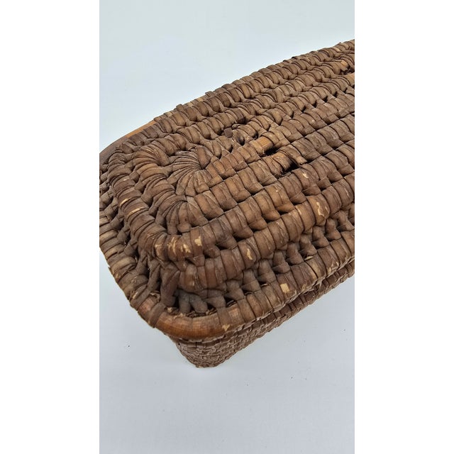 Antique Rattan Wicker Small Basket With Hinge Clasp Lid For Sale - Image 12 of 13