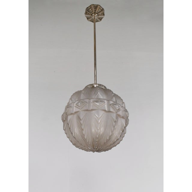 Hettier & Vincent Large French Art Deco Pendant Light by Hettier & Vincent - 1930s For Sale - Image 4 of 16