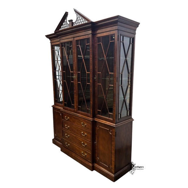 Late 20th Century Vintage Century Chippendale Style Mahogany China / Display Cabinet For Sale - Image 5 of 10