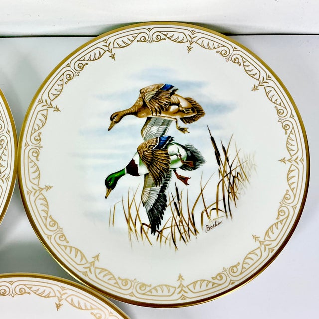 Brown 1980 Vintage Arts & Crafts English Bone China Water Fowl Birds Dinner Plates -Set of 8, Thanksgiving For Sale - Image 8 of 18