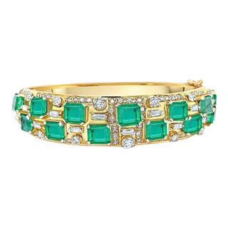 Mid 20th Century Square Cut Emerald and Baguette Diamond Bangle in 18k Yellow Gold For Sale