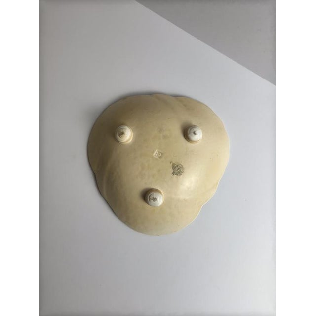 Art Deco Ceramic Triangular Candy Dish attributed to Crown Ducal, England, 1930s For Sale - Image 6 of 10