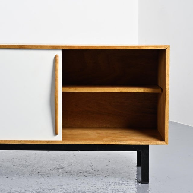 Charlotte Perriand Ash Cansado Sideboard attributed to Charlotte Perriand for Steph Simon, 1960 For Sale - Image 4 of 18