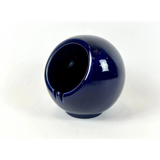 Large Space Age German Pottery Spherical Ball Ashtray, 1960s, in Flawless conditions. Designed 1960 to 1969