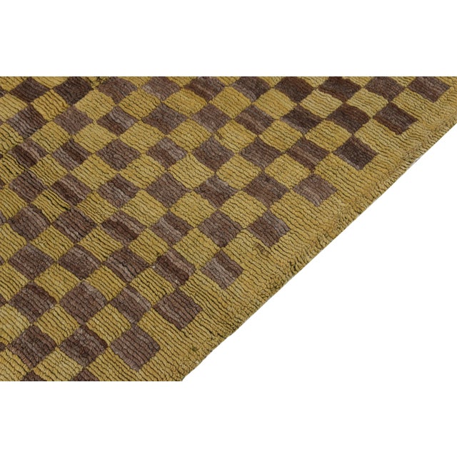 1950s Vintage Tulu Rug in Gold, Brown & White Geometric Pattern For Sale - Image 4 of 6