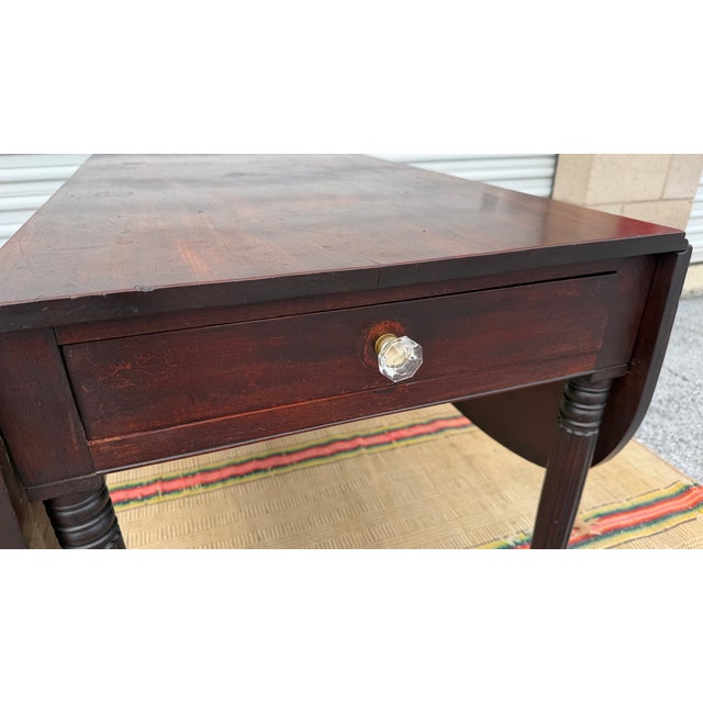 A Very Nice Antique Philadelphia Mahogany Sheraton Drop-Leaf Breakfast Table, Circa 1810 For Sale - Image 9 of 14