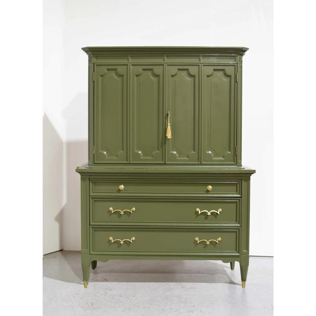 American of Martinsville Mid Century Transitional Highboy Dresser by American of Martinsville in Olive Green - Newly Painted For Sale - Image 4 of 13