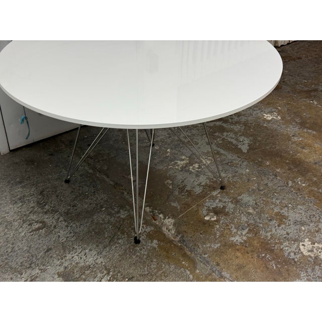 Mid Century Modern Round Dining Table For Sale - Image 9 of 12