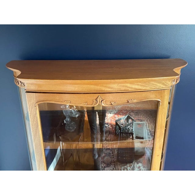Early 20th Century Victorian Carved Oak Bow-Front Lighted Curio China Display Cabinet For Sale - Image 4 of 8
