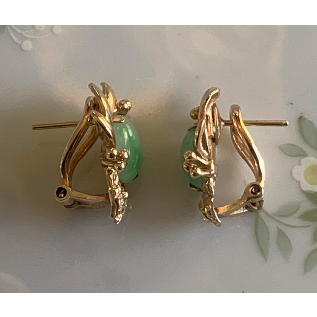 Chinoiserie Vintage 14k Gold Jade Cabochon Earrings, A Pair For Sale - Image 3 of 9