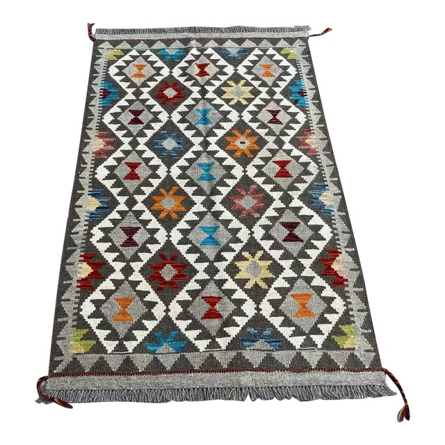 Boho Chic Kilim Hand-Woven Wool Rug 3.1' X 5' For Sale