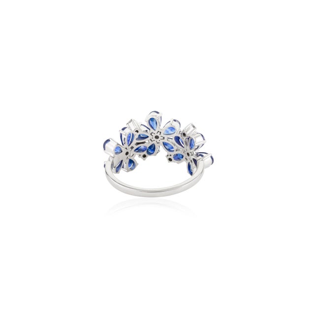 Metal 18k White Gold Blue Sapphire Diamond Floral Ring for Women Size 5 For Sale - Image 7 of 12