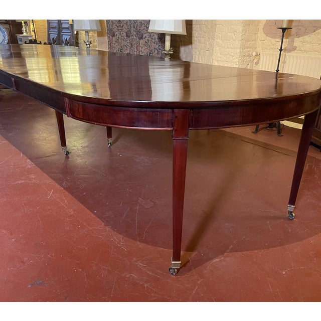 Louis XVI Style Extendable Dining Table in Mahogany For Sale - Image 5 of 9