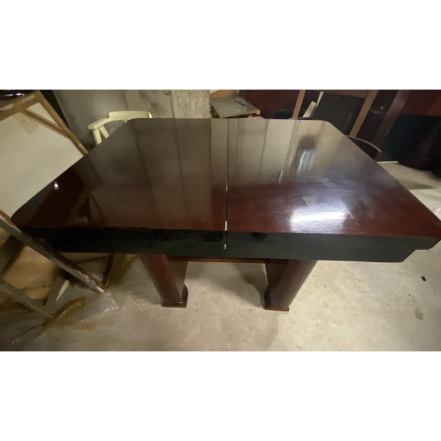1940s Art Deco Mahogany and Ebony Dining Table, With 2 Extension Leaves For Sale In New York - Image 6 of 11