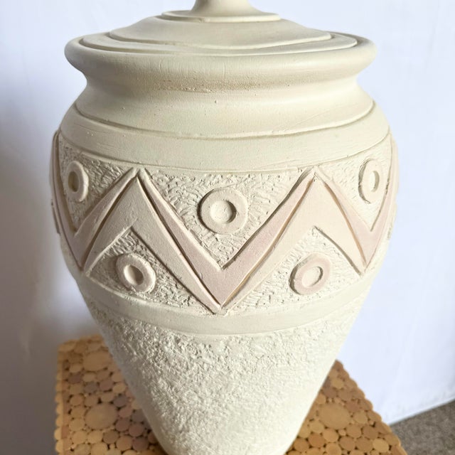 1980s Postmodern White and Pink Sculpted Table Lamp by Ross 1988 For Sale - Image 5 of 8