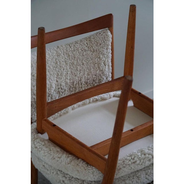 Danish Modern Dining Chairs in Oak & Lambswool Model Sw86 attributed to Finn Juhl, 1953, Set of 6 For Sale - Image 13 of 18