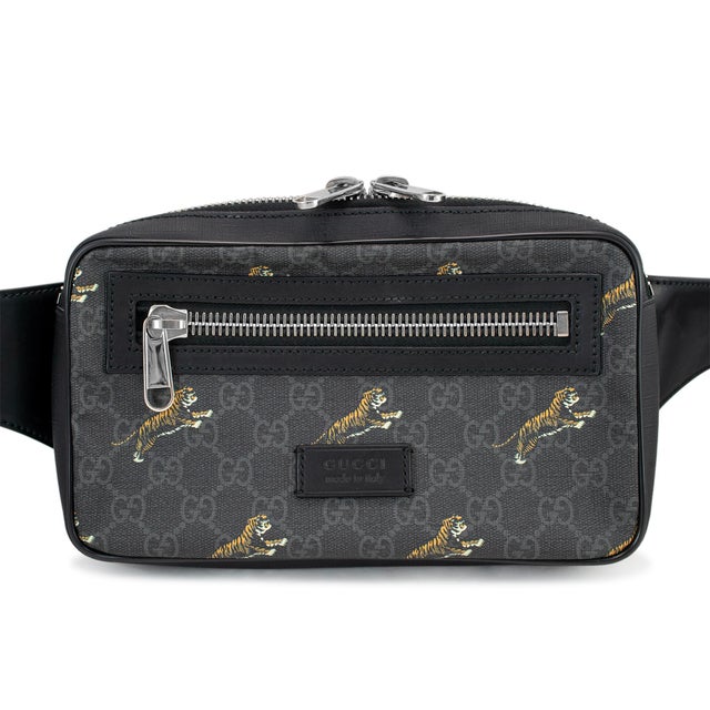 Modern Gucci Gg Monogram Supreme Tigers Black Leather Bestiary Belt Bag For Sale - Image 3 of 10