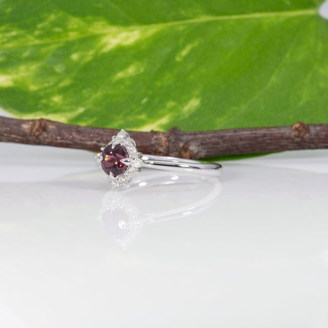 Red Spinel Ring With Earth-Mined Diamond Accents: Solid 14k Gold, Round 5mm, Size 6.75 For Sale In Columbus - Image 6 of 9