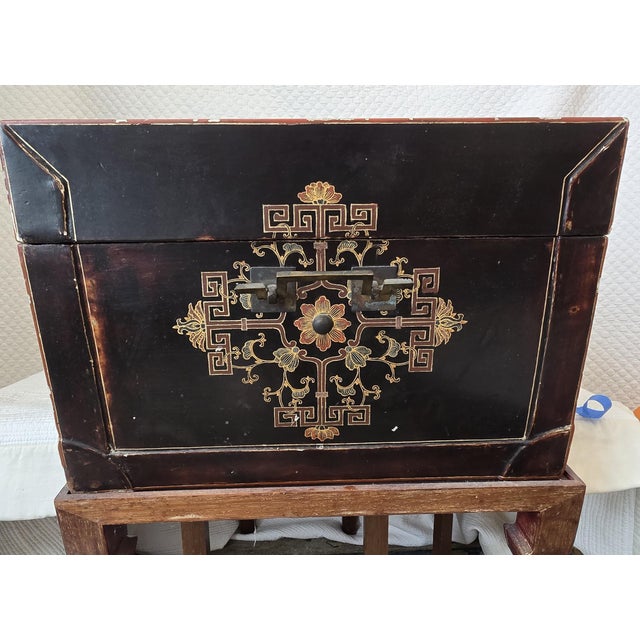 Mid 19th Century 19th Century Chinese Black Lacquer Storage Box For Sale - Image 5 of 9
