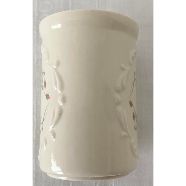 Traditional Late 20th Century Lenox Rose Manor Pink China Bathroom Tumbler - Lenox Ivory Porcelain Excellent Condition. For Sale - Image 3 of 10