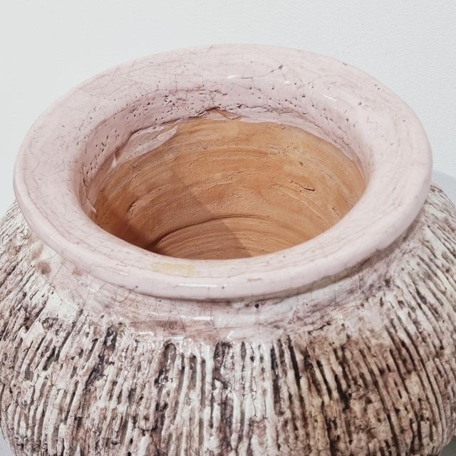 Large Vintage Powder Pink Ceramic Standing Planter, 1960s For Sale - Image 9 of 18