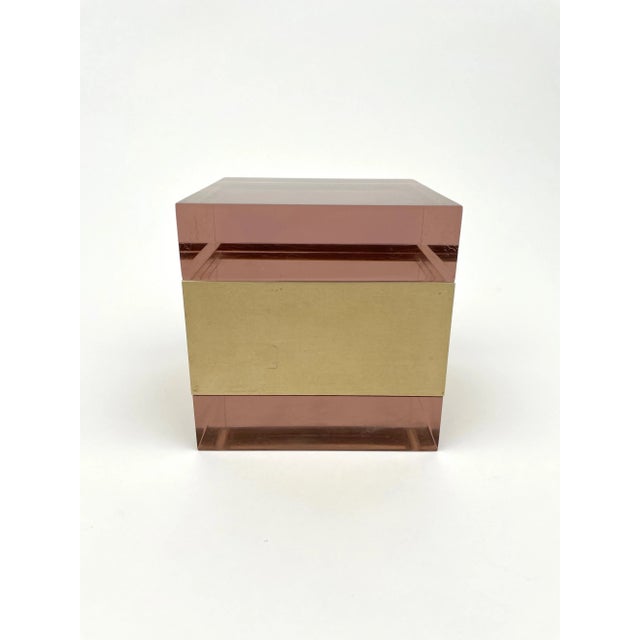 Purple Acrylic & Gold Metal Cube Box by Alessandro Albrizzi, Italy, 1970s For Sale - Image 4 of 15