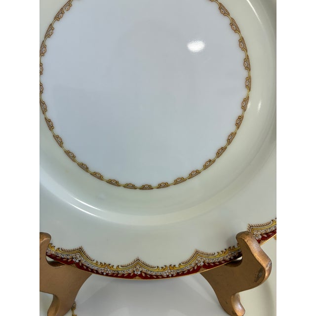 Red Vintage Mid-Century Modern Meito Celestine Red and Gold Dinner Plates – Set of 12 For Sale - Image 8 of 11