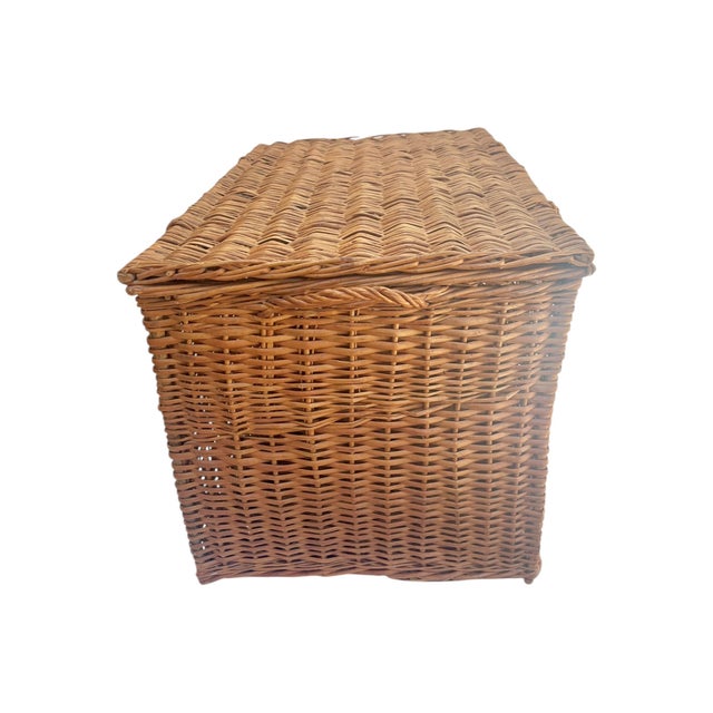 Cabin Antique English Wicker Storage Trunk Chest With Hinged Lid | Early 20th Century For Sale - Image 3 of 18