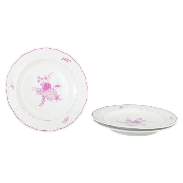 1930s Vintage Porcelain Dinner Plates with Lilac Floral Motif from Meissen, 1930s, Set of 3 For Sale - Image 5 of 5