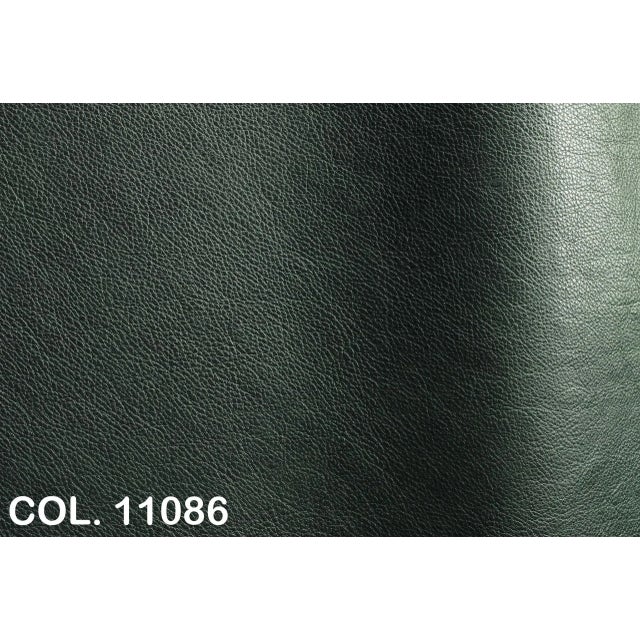 Elegant presidential armchair with leather coating. The production of each original article of the Marzorati collections...