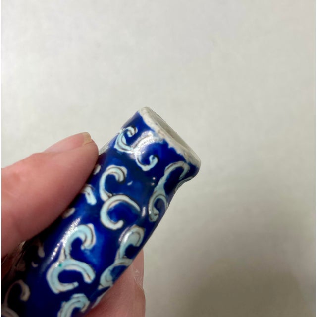 Antique Blue & White Enamel Lotus Flower Chinese Snuff Bottle With Stone Stopper For Sale - Image 14 of 15