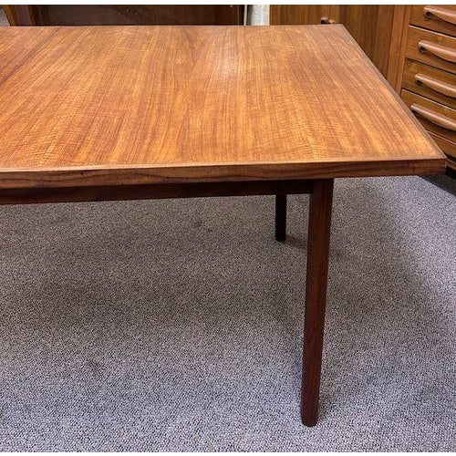 Mid Century Modern Extending Teak Dining Table c.1960 For Sale - Image 4 of 10