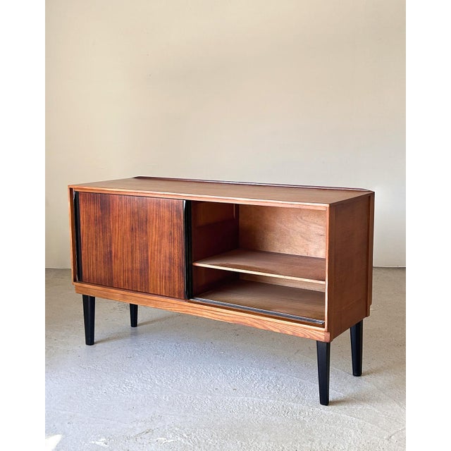 Mid-Century Modern Ash & Rosewood Sideboard by Gordon Russell for Russell of Broadway, 1950s For Sale - Image 3 of 10