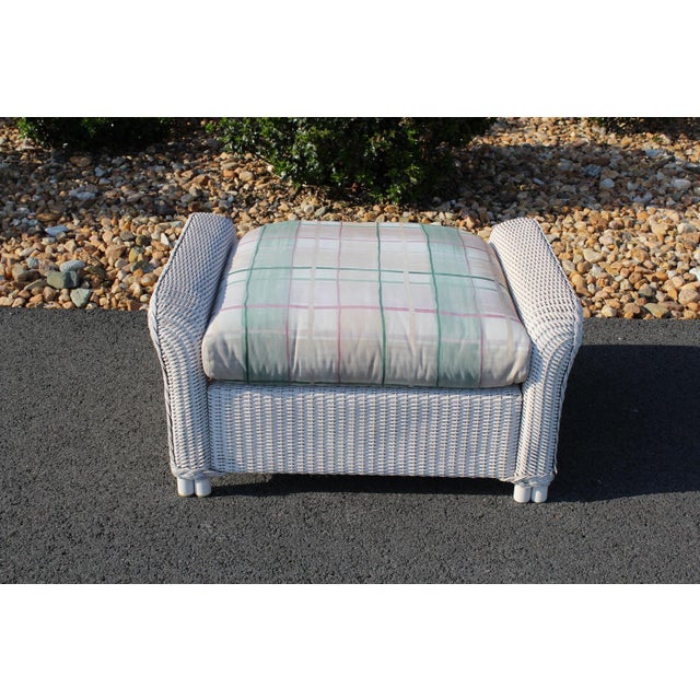 Lloyd Loom White Wicker Ottomans With Green Plaid Cushions—A Pair For Sale - Image 4 of 18