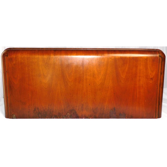 1930s Vintage Art Deco Lane Waterfall Design Cedar Chest With Pull-Out Sewing Tray ~ Lock Removed ~ For Sale In Portland, ME - Image 6 of 17