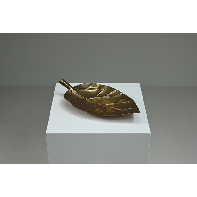 Mid-Century Modern Brass Leaf Fruit Bowl, Europe, 1970s For Sale - Image 3 of 10