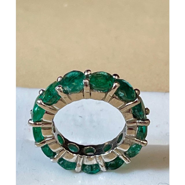 35 Pointer Each 4.5 Carat Emerald Anniversary Eternity Band / Ring in Platinum, Size 6 For Sale - Image 4 of 18