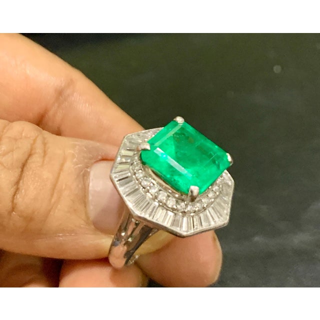Gemstone 6.5 Carat Emerald Cut Colombian Emerald and 2.4 Carat Diamond Ring Platinum For Sale - Image 7 of 18
