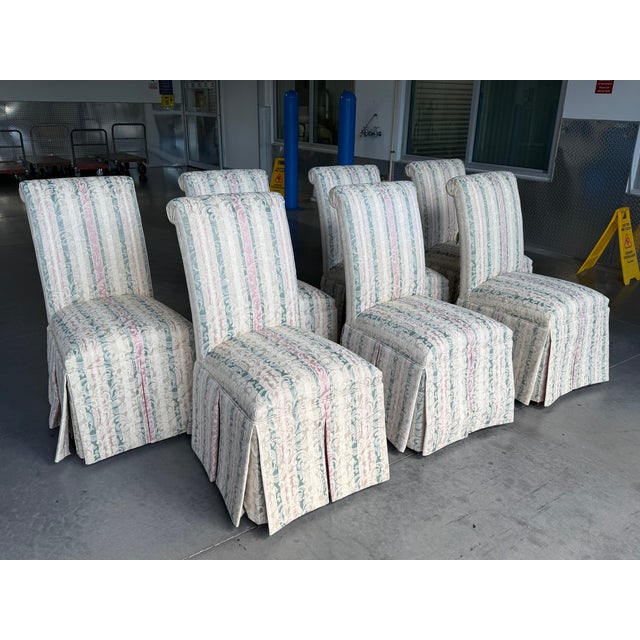 Late 20th Century Vintage Designmaster Skirted Parsons Chairs With Bow Tie Backs, Set of 7 For Sale - Image 5 of 14