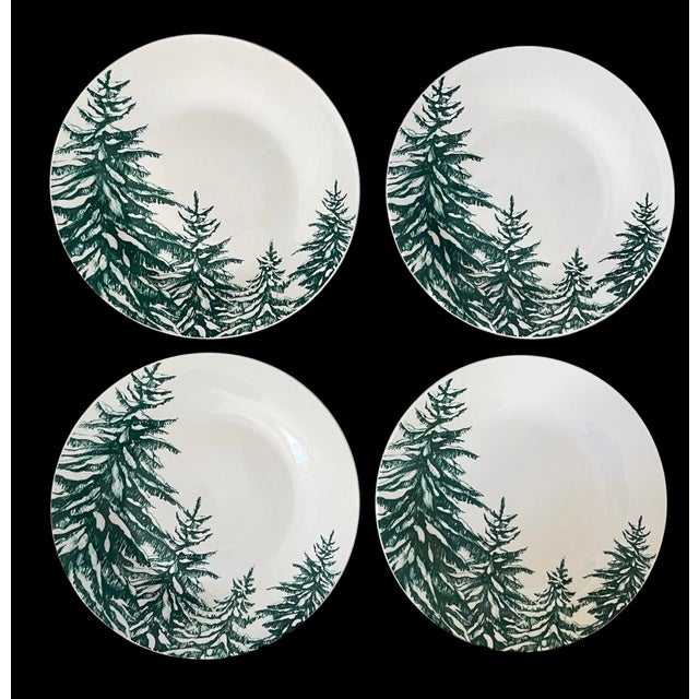 The Royal Norfolk Christmas Pine Tree Dinner Plates are a festive and charming addition to your holiday table setting....