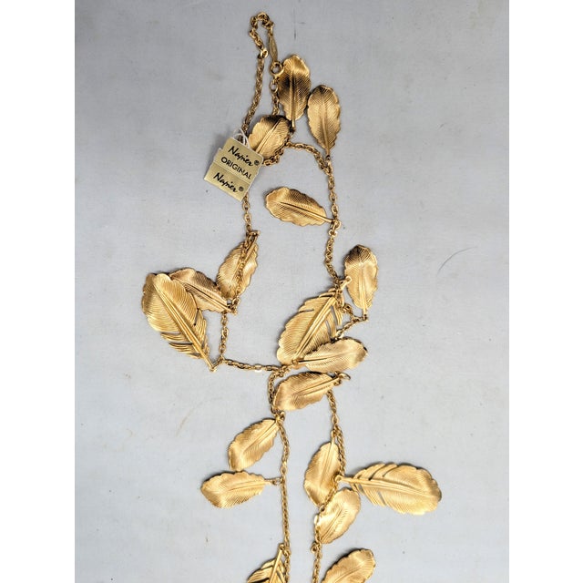 Vintage 1982 Signed Napier Goldtone Feather Charm Necklace For Sale - Image 14 of 14