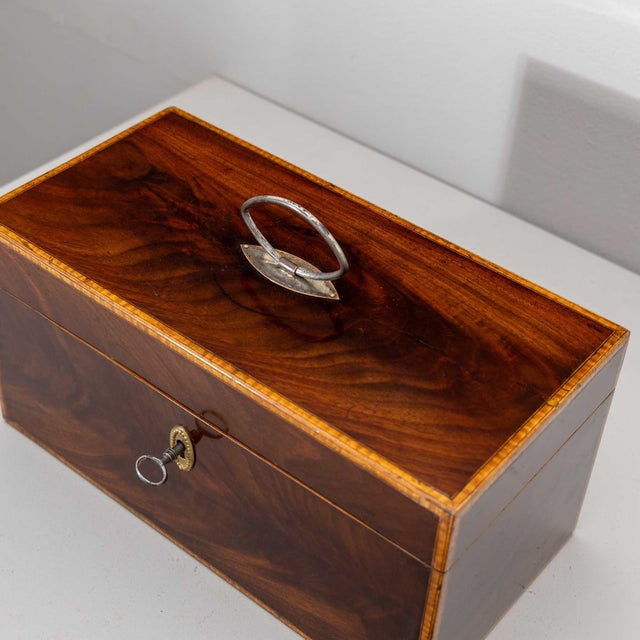 Mahogany Tea Chest, probably England, circa 1830 For Sale In New York - Image 6 of 10