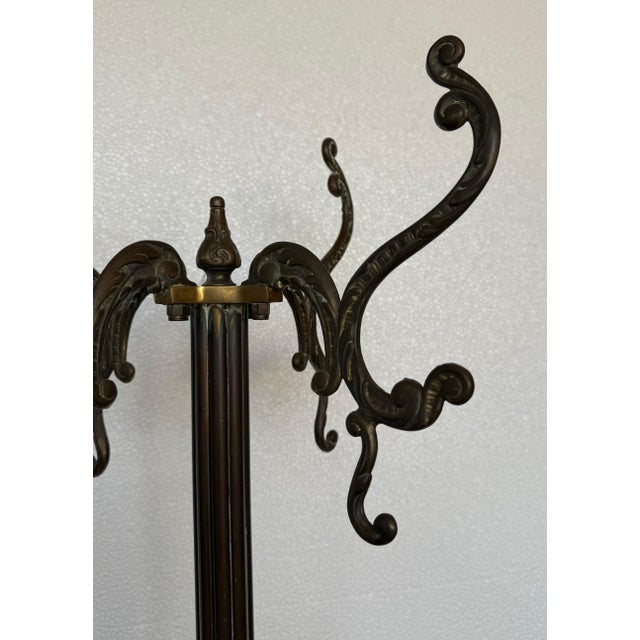 Early 20th Century Bronze and Brass Burnished Art Nouveau Belle Epoque Hanger, Bronze Grifone Feet For Sale - Image 11 of 18