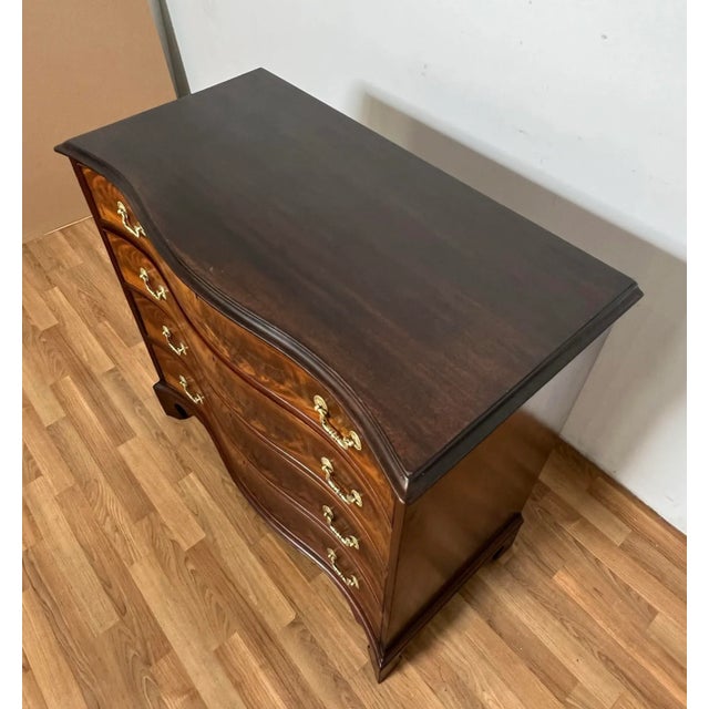 Ca. 1790s Antique George III Serpentine Mahogany Chest of Drawers For Sale - Image 9 of 13