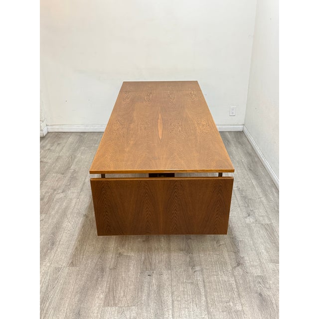 Beautiful mid century modern expandable oak dining table attributed to Hans Wegner in excellent vintage condition